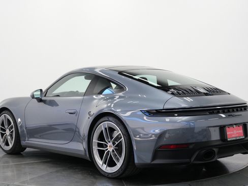 Used 2025 Porsche 911 Carrera image 7