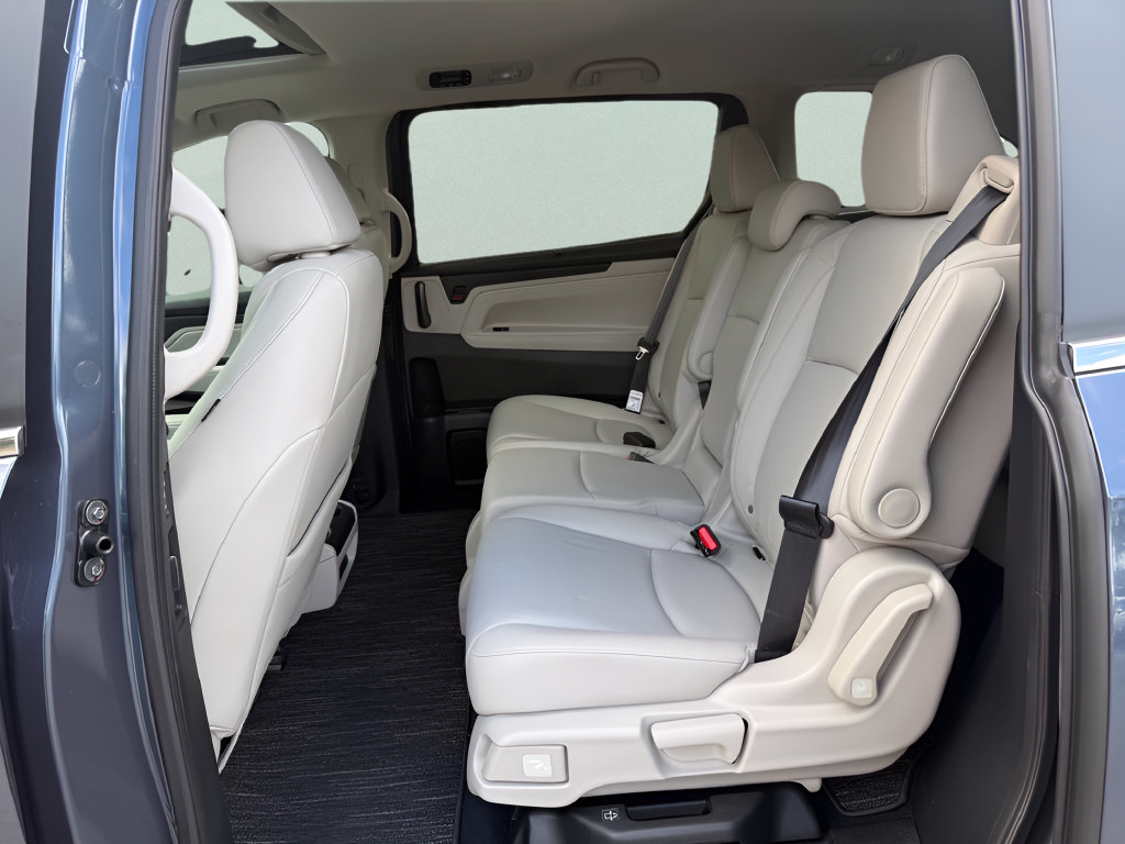 Used 2026 Honda Odyssey EX-L image 11