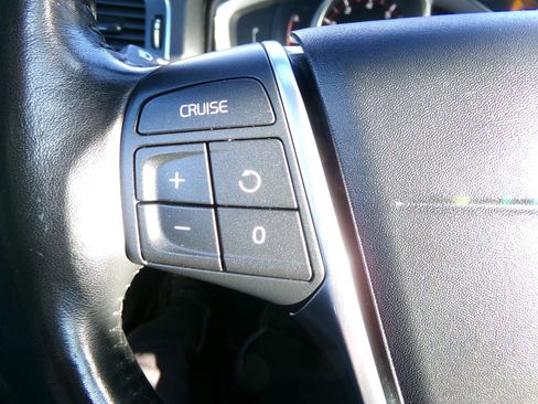 Used 2018 Volvo V60 T5 Cross Country w/ Convenience Package image 16