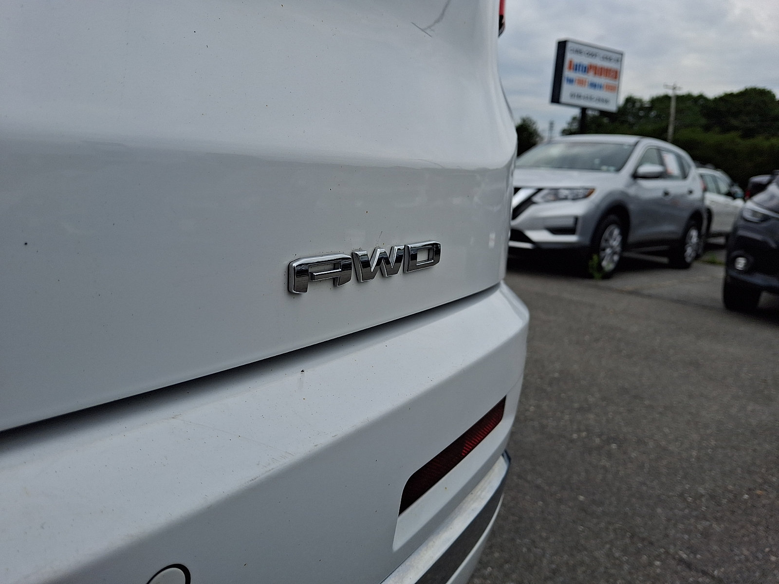 Used 2023 GMC Acadia Denali AWD/4WD image 32