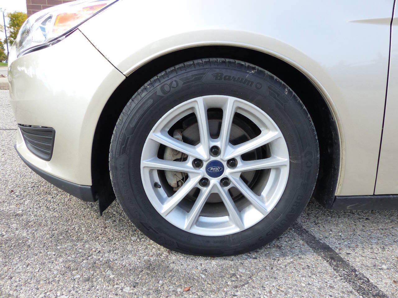 Used 2018 Ford Focus SE w/ Cold Weather Package FWD image 15