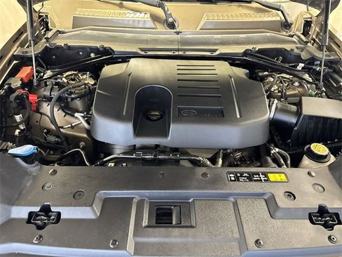 Used 2022 Land Rover Defender 90 X-Dynamic HSE image 30