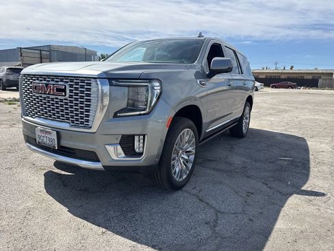 Used 2023 GMC Yukon Denali w/ Denali Reserve Package image 1