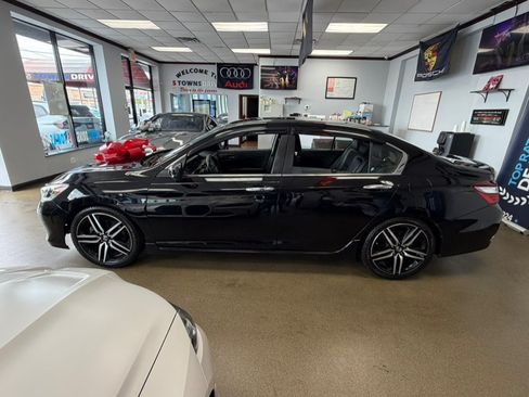 Used 2016 Honda Accord Sport image 14
