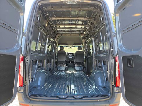 Used 2026 Mercedes-Benz Sprinter 2500 image 19
