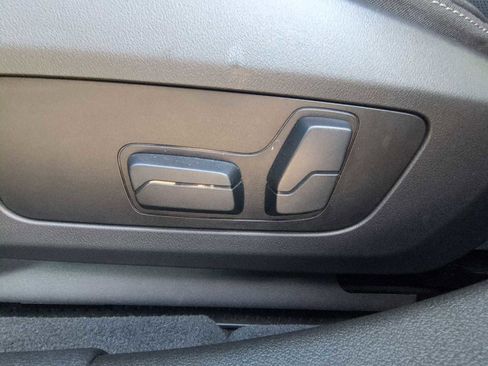 Used 2025 BMW 228i xDrive w/ Technology Package image 18