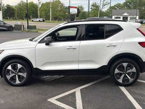 Certified 2026 Volvo XC40 B5 Plus AWD/4WD image 3