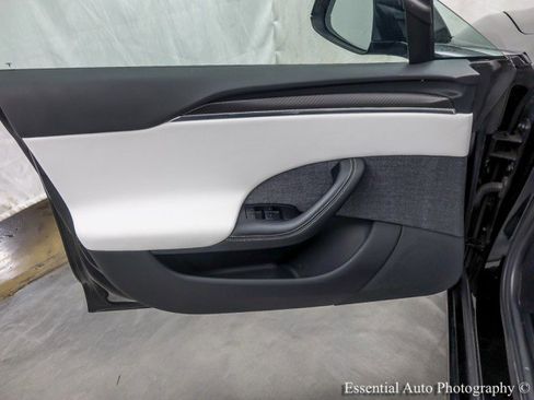 Used 2022 Tesla Model S Plaid image 37