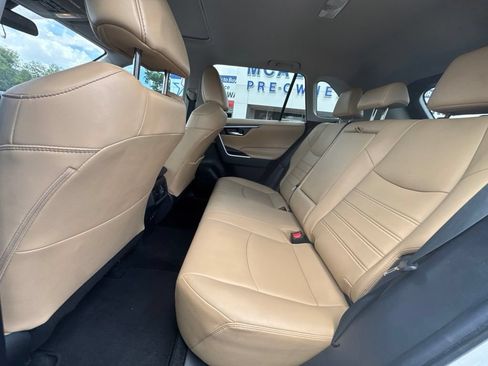 Used 2021 Toyota RAV4 XLE Premium FWD image 18