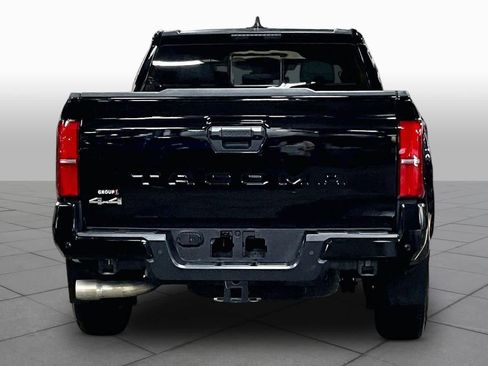 Certified 2024 Toyota Tacoma SR5 AWD/4WD image 5