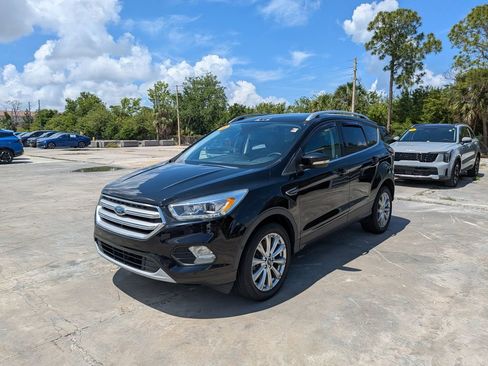 Used 2018 Ford Escape Titanium AWD/4WD image 4