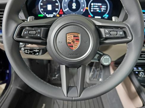 Certified 2025 Porsche 911 Carrera RWD image 28