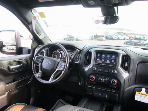 Used 2021 Chevrolet Silverado 2500 LTZ w/ Carhartt Edition image 27