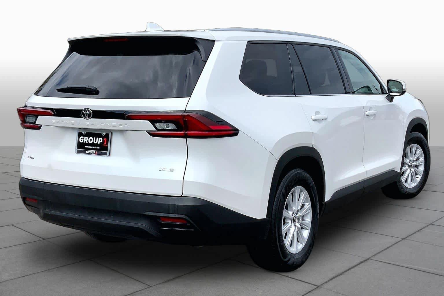 Used 2025 Toyota Grand Highlander AWD image 13