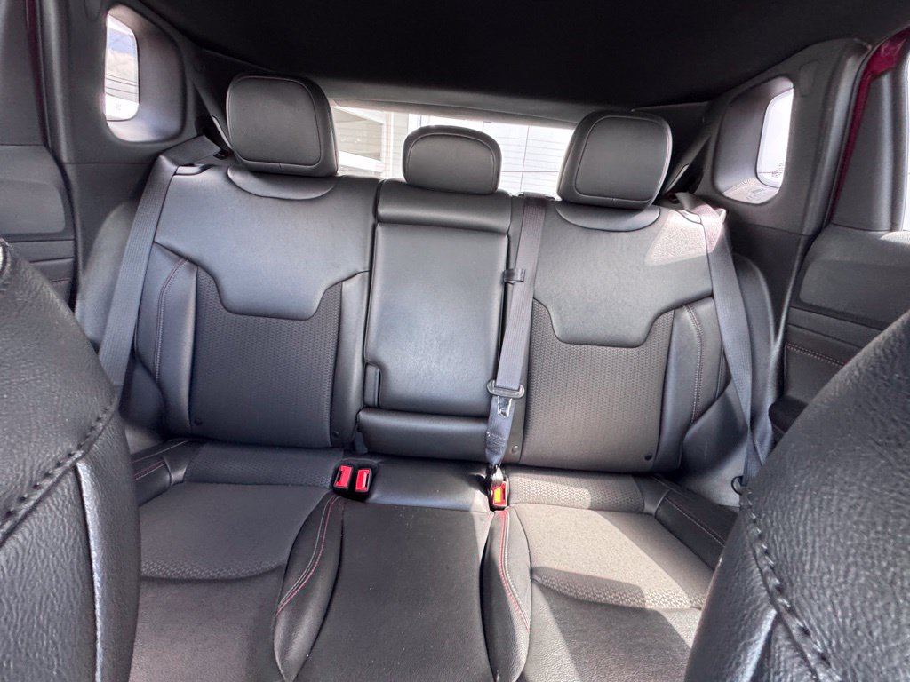 Used 2025 Jeep Compass Trailhawk AWD/4WD image 28
