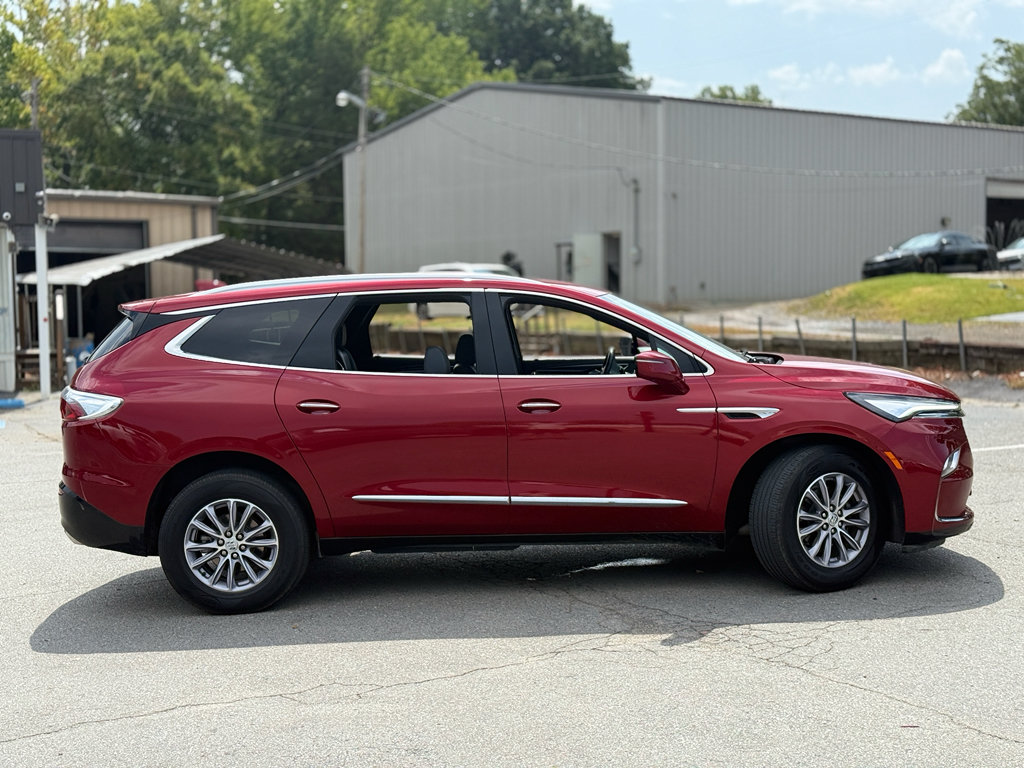 Used 2024 Buick Enclave Premium AWD/4WD image 8