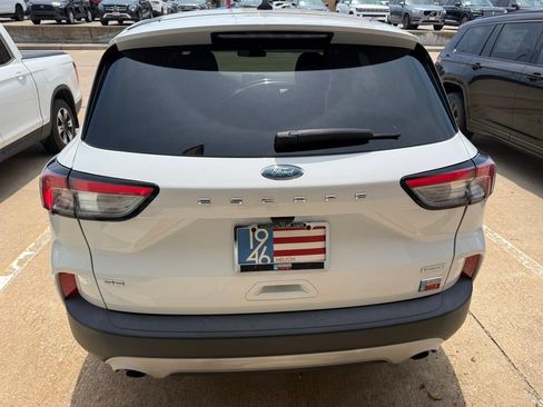 Used 2020 Ford Escape SE FWD image 19