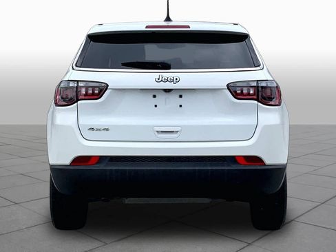 Used 2024 Jeep Compass Sport AWD/4WD image 4