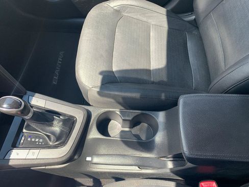 Used 2020 Hyundai Elantra Limited w/ Cargo Package (C1) FWD image 23