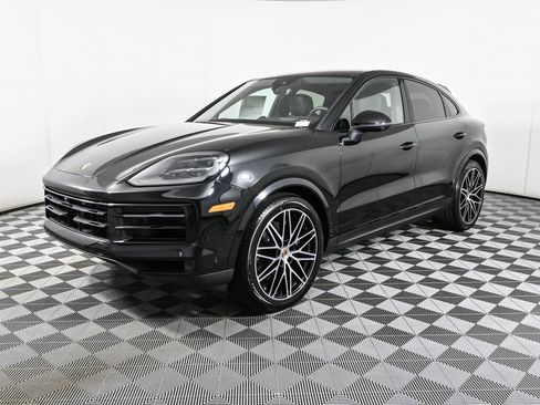 Certified 2025 Porsche Cayenne Coupe image 1