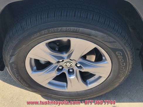Certified 2024 Toyota RAV4 LE AWD/4WD image 9