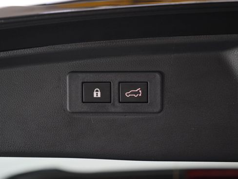 Used 2025 Subaru Outback Premium AWD/4WD image 17