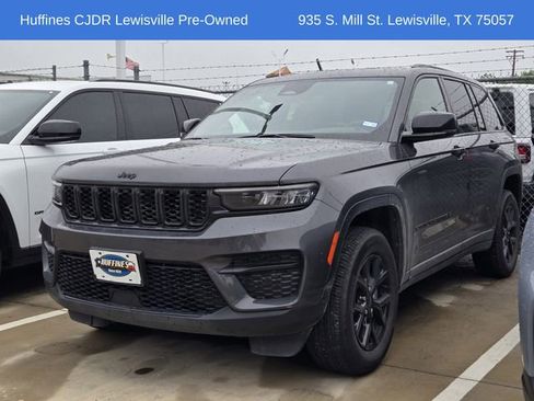 Used 2024 Jeep Grand Cherokee Altitude AWD/4WD image 3