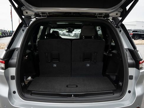 New 2025 Jeep Grand Cherokee L Limited AWD/4WD image 9