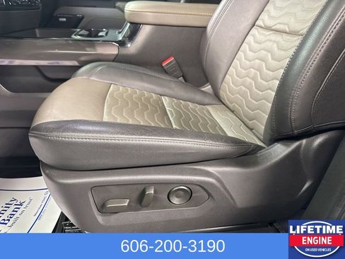 Used 2024 Chevrolet Silverado 2500 ZR2 w/ Technology Package image 35