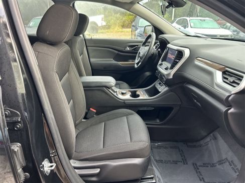 Used 2023 GMC Acadia SLE image 14