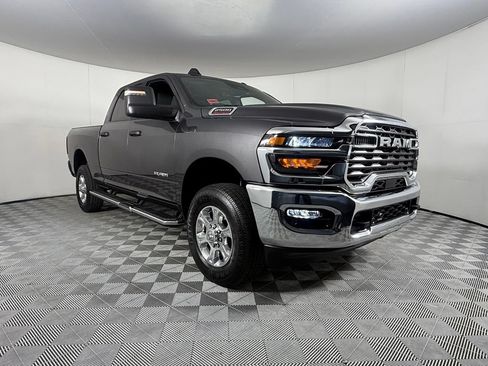 Used 2025 RAM 2500 Big Horn AWD/4WD image 3