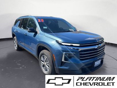 Used 2025 Chevrolet Traverse LT w/ Driver Confidence Package