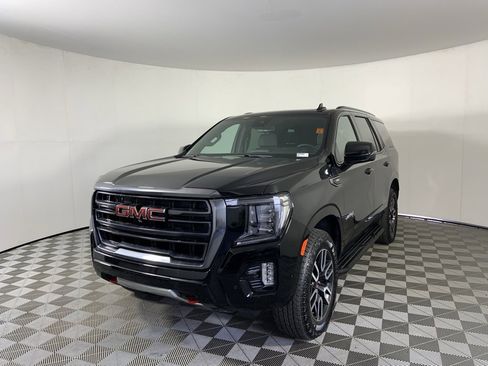 Used 2024 GMC Yukon AT4 w/ Technology Package image 5