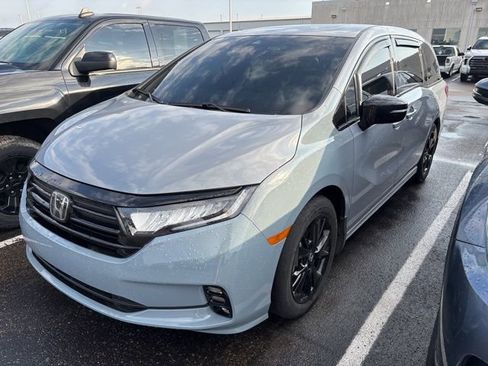 Used 2023 Honda Odyssey Sport image 3