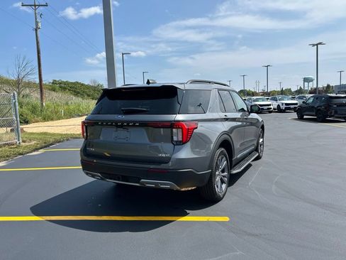 Used 2025 Ford Explorer Active w/ Active Comfort Package AWD/4WD image 7