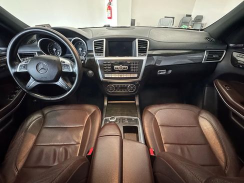Used 2015 Mercedes-Benz GL 550 4MATIC image 19