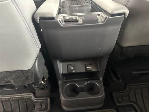 Used 2023 Toyota Sienna Limited AWD/4WD image 20