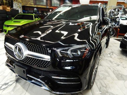 Used 2022 Mercedes-Benz GLE 350 4MATIC w/ AMG Line Exterior image 10