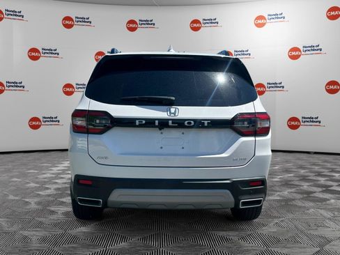 Used 2025 Honda Pilot Elite image 4