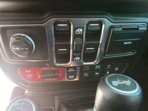 Used 2021 Jeep Wrangler Unlimited Rubicon AWD/4WD image 26