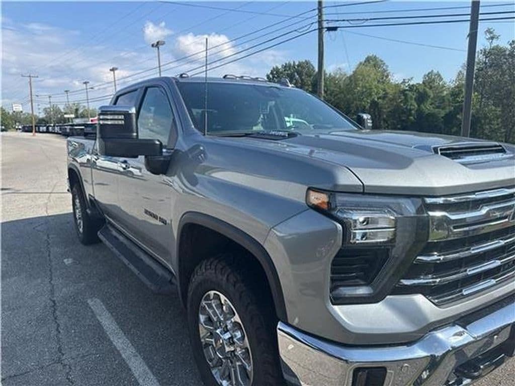 Used 2024 Chevrolet Silverado 2500 LTZ w/ LTZ Premium Package AWD/4WD image 11