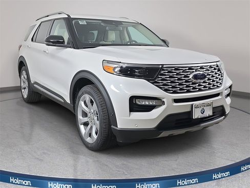 Used 2020 Ford Explorer Platinum w/ Premium Technology Package image 4
