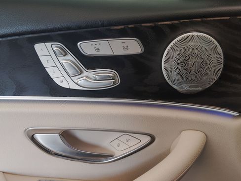 Used 2018 Mercedes-Benz E 300 4MATIC image 33