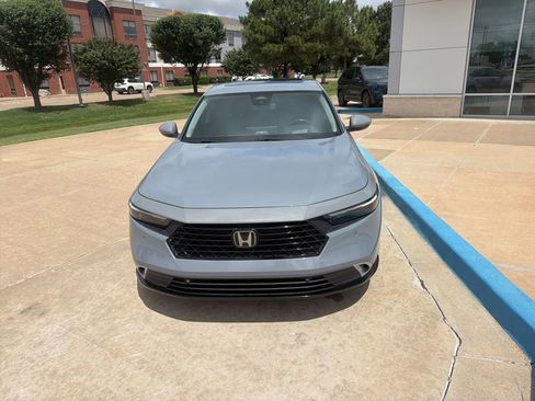 Used 2024 Honda Accord Touring image 6