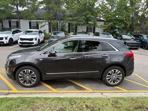 Used 2017 Cadillac XT5 Premium Luxury FWD image 3