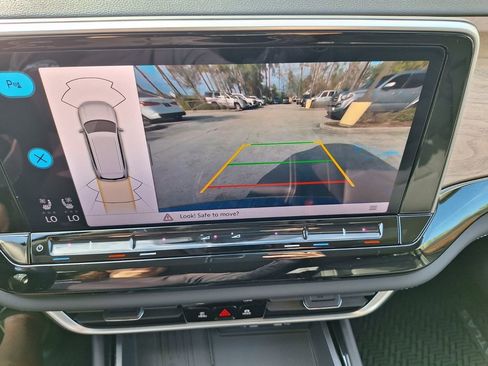 New 2026 Volkswagen Atlas SE image 16