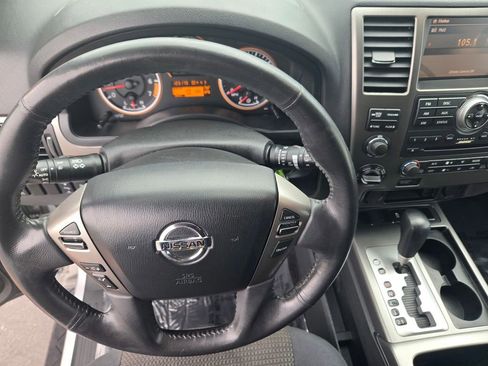 Used 2015 Nissan Armada SV AWD/4WD image 19