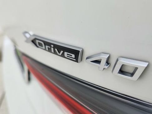 Used 2025 BMW i4 xDrive40i w/ Premium Package image 18