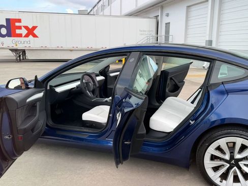 Used 2023 Tesla Model 3 Standard Range RWD image 16