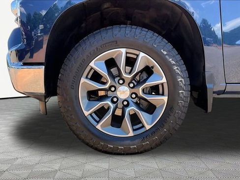 Used 2023 Chevrolet Silverado 1500 LT AWD/4WD image 21